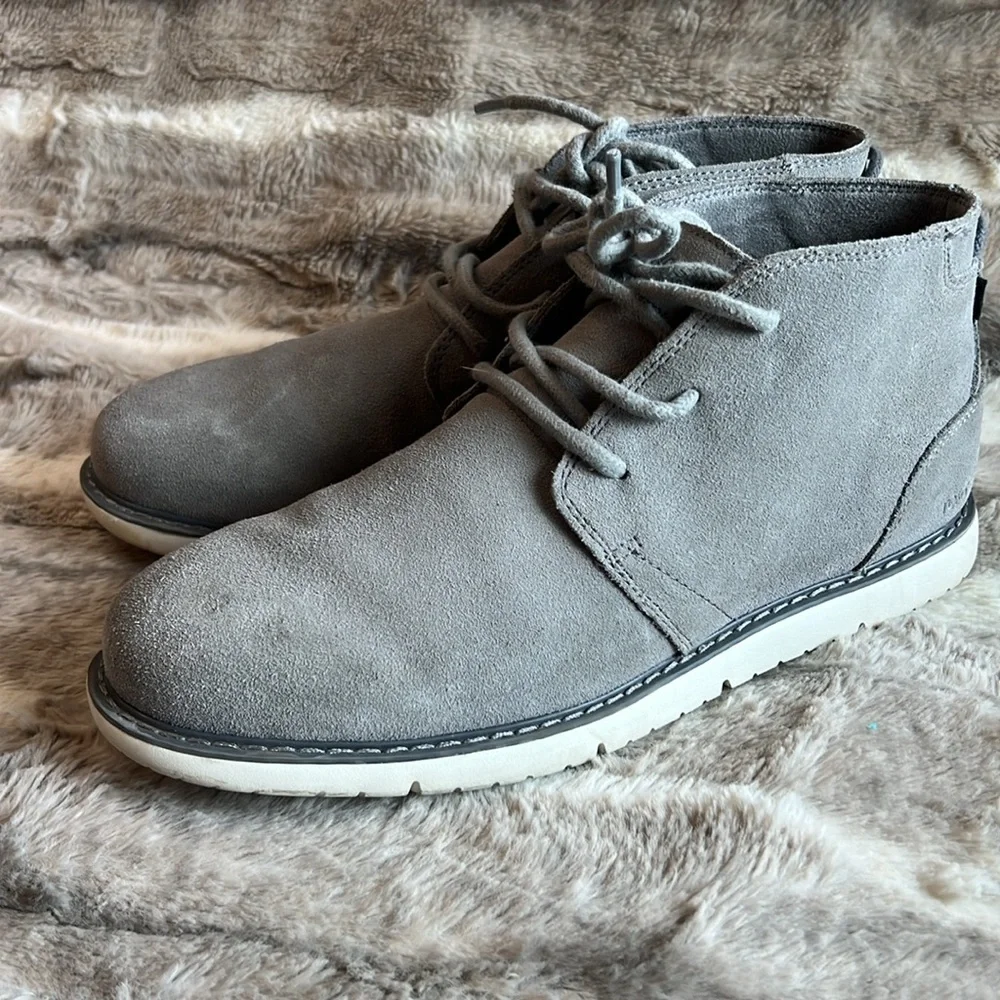 TOMS Men's Gray Suede Chukka Boots Navi